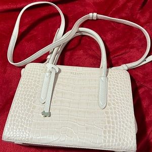 Christmas Sale!!!
Radley London hand and crossbody bag with dust bag.